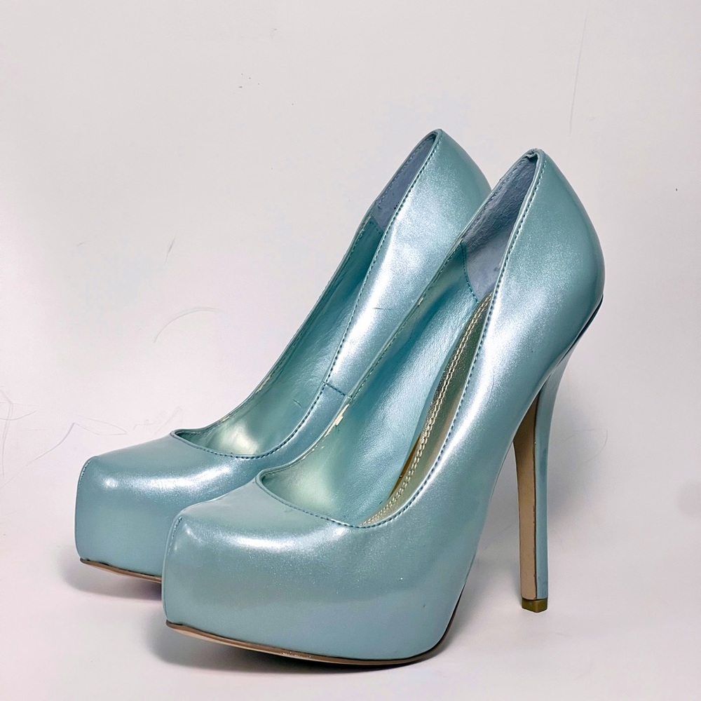 BAKERS Davie Light Blue Platform Pumps Sz 5.5
